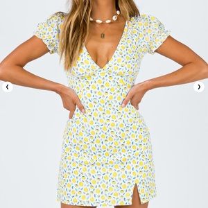 Princess Polly summer lemon dress